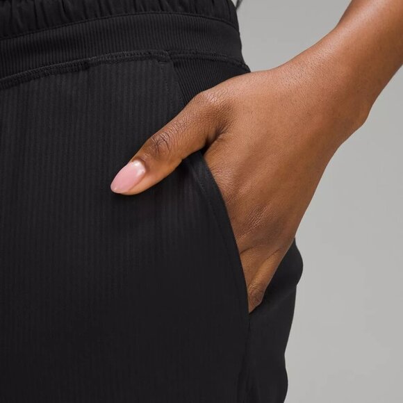 Lululemon Dance Studio Mid-Rise Elastic Waist Cropped Black Relaxed Pants Size 6 - Picture 2 of 12